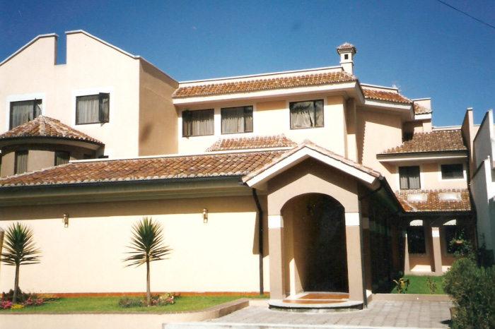 Residencia  Universitaria Ilinizas (1994)